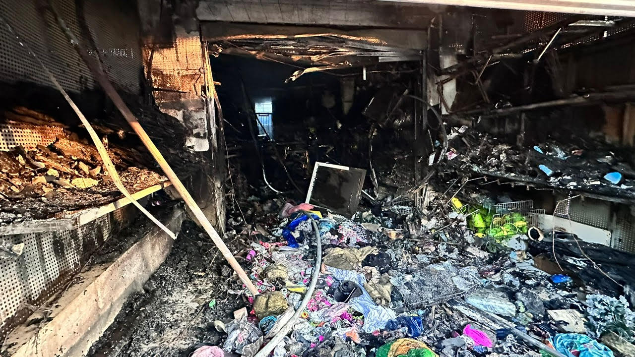 اندلاع حريق في محل لبيع الأدوات المنزلية في حيفا